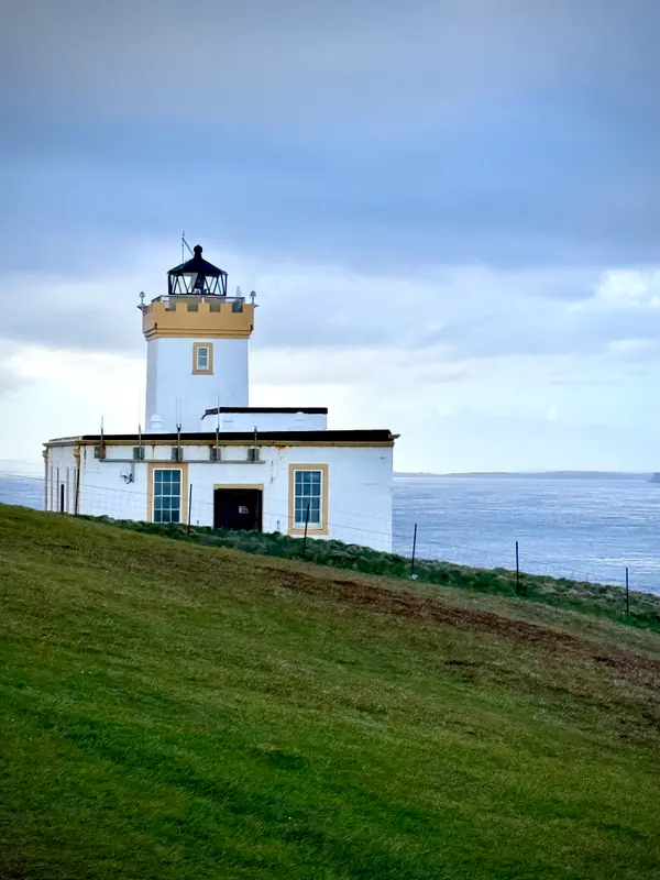 Duncansby Head Lighthouse & Beach