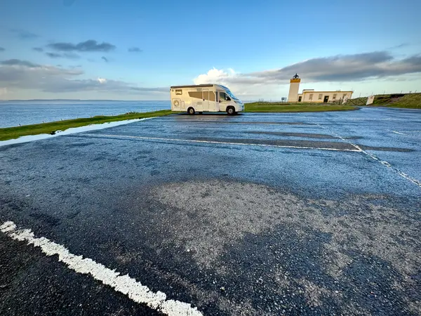 Duncansby Head Lighthouse & Beach